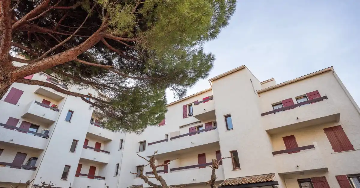 Ravalement de façade à Toulon : le rôle d’une entreprise de peinture professionnelle